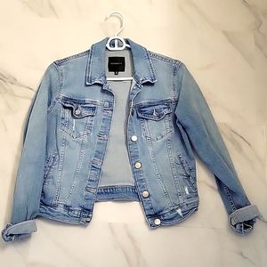 Light wash denim Jean jacket